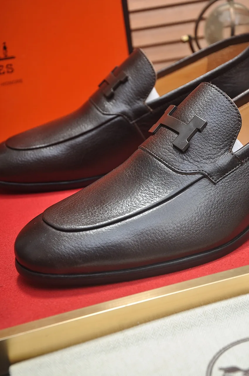 Men's shoes 💰500💶[HERMES] (cowhide lining)🍀Italian top luxury🍀He does not pursue novel styles and gorgeous colors, but attracts the favor of successful men with his flawless, elegant and classic style! This very, very comfortable, simple and stable style makes it easy to match any style! The pattern is absolutely 1:1 refined from the original case, and we strive for excellence in materials, imported cowhide + cowhide lining💪💪💪extraordinary texture👍! .Black brown code number: 38 to 45 (45 customized)
